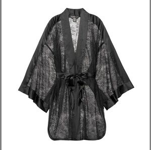 Lace kimono